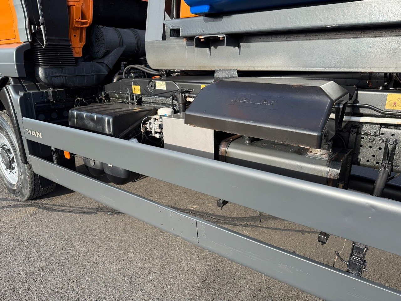 MAN TGA 18.360 4x4 Winterdienst Meiller Abroller - Camion ampliroll: photos 4 MAN TGA 18.360 4x4 Winterdienst Meiller Abroller - Camion ampliroll: photos 4