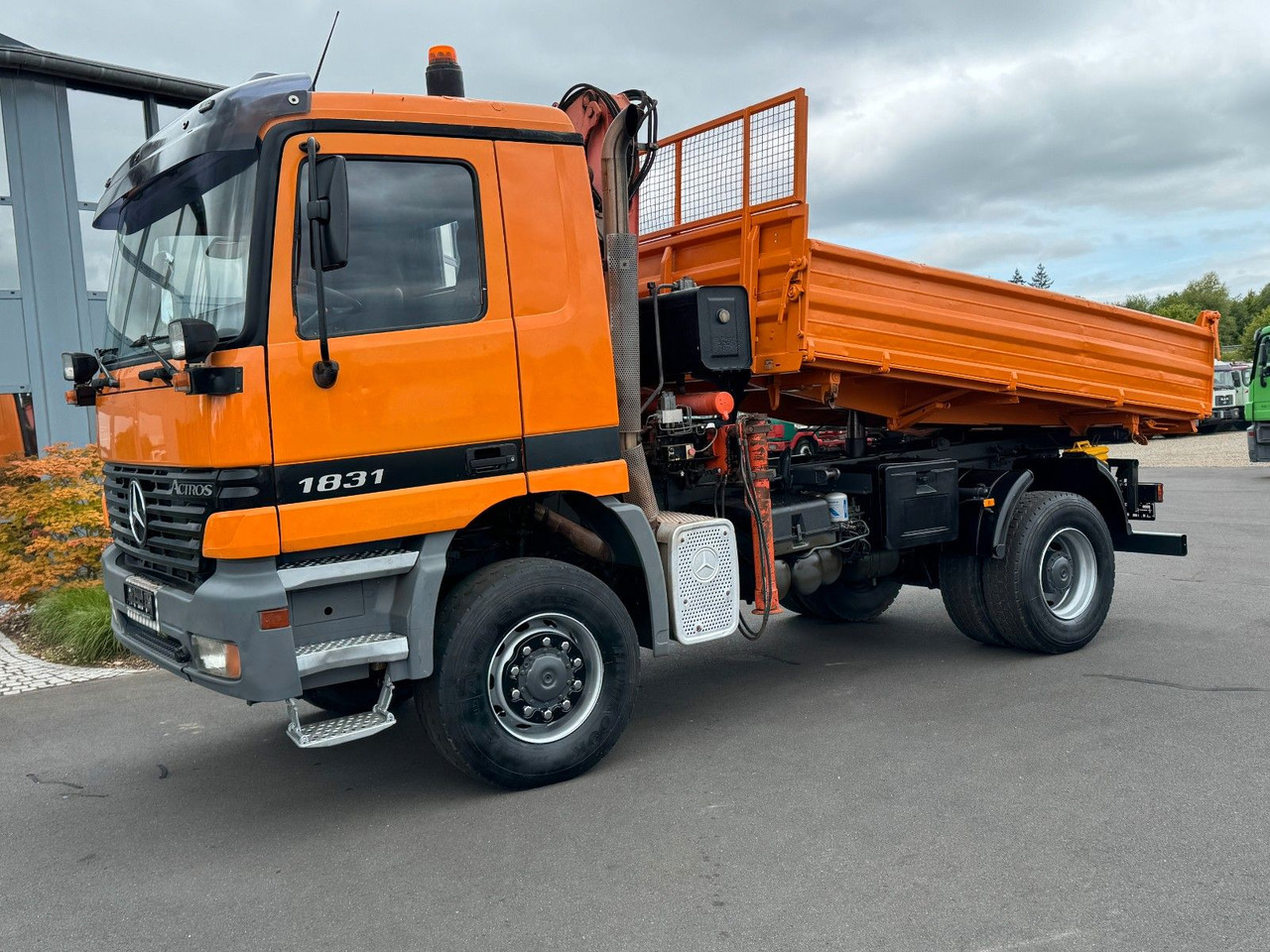 Mercedes-Benz Actros 1831 4x4 Kipper - Kran- Kupplung- Blattfe - Camion benne, Camion grue: photos 1 Mercedes-Benz Actros 1831 4x4 Kipper - Kran- Kupplung- Blattfe - Camion benne, Camion grue: photos 1