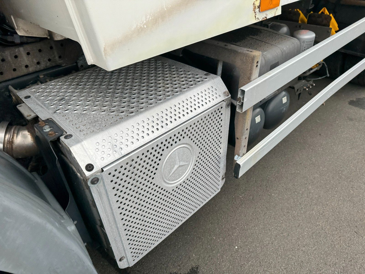 Mercedes-Benz Actros 2532 6x2 MP3 Faun Power Press 524 Mercedes-Benz Actros 2532 6x2 MP3 Faun Power Press 524 - Benne à ordures ménagères: photos 3 Mercedes-Benz Actros 2532 6x2 MP3 Faun Power Press 524 Mercedes-Benz Actros 2532 6x2 MP3 Faun Power Press 524 - Benne à ordures ménagères: photos 3