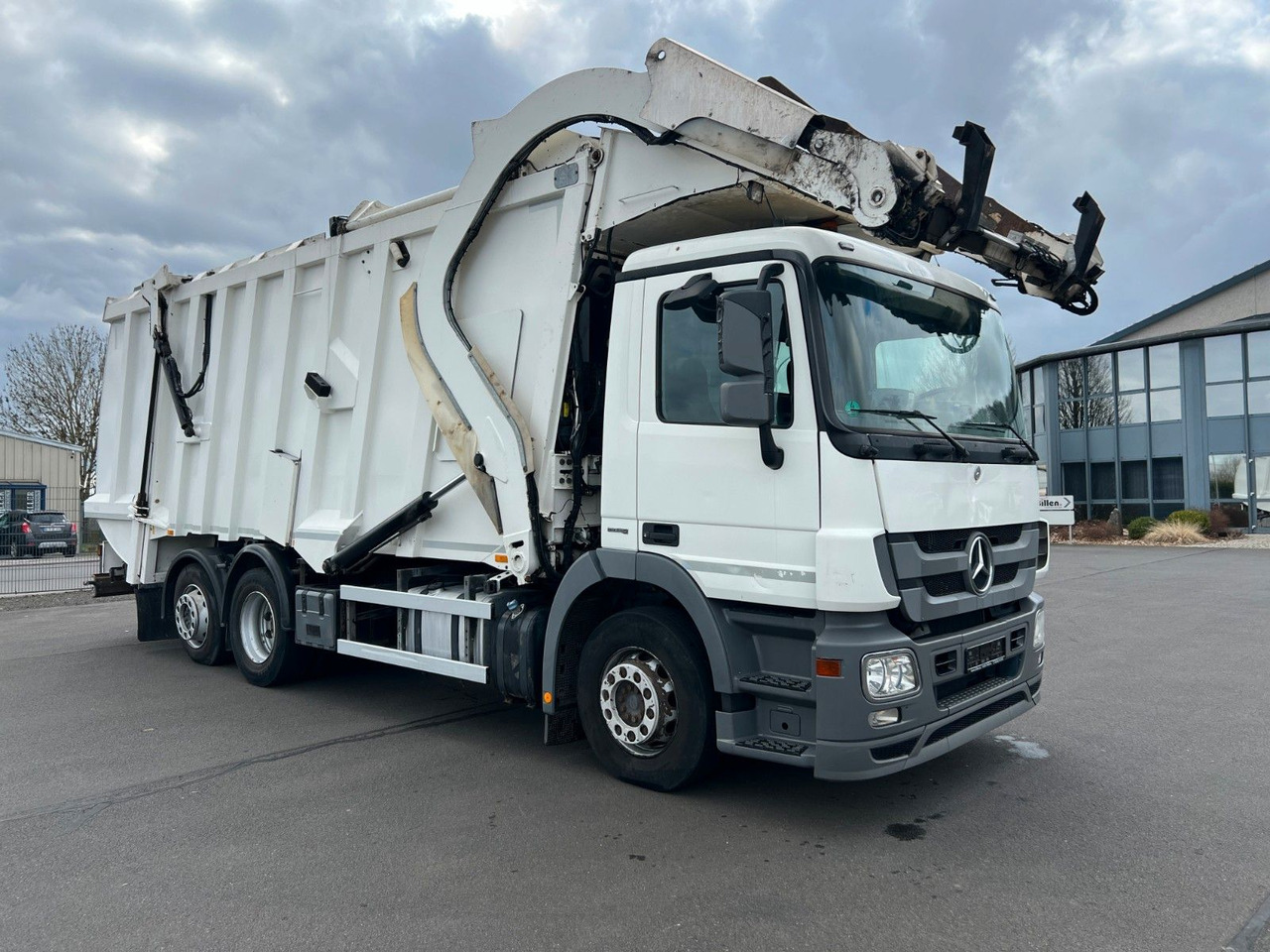 Mercedes-Benz Actros 2532 MP 3 Faun Frontlader 533 Waage Mercedes-Benz Actros 2532 MP 3 Faun Frontlader 533 Waage - Benne à ordures ménagères: photos 1 Mercedes-Benz Actros 2532 MP 3 Faun Frontlader 533 Waage Mercedes-Benz Actros 2532 MP 3 Faun Frontlader 533 Waage - Benne à ordures ménagères: photos 1