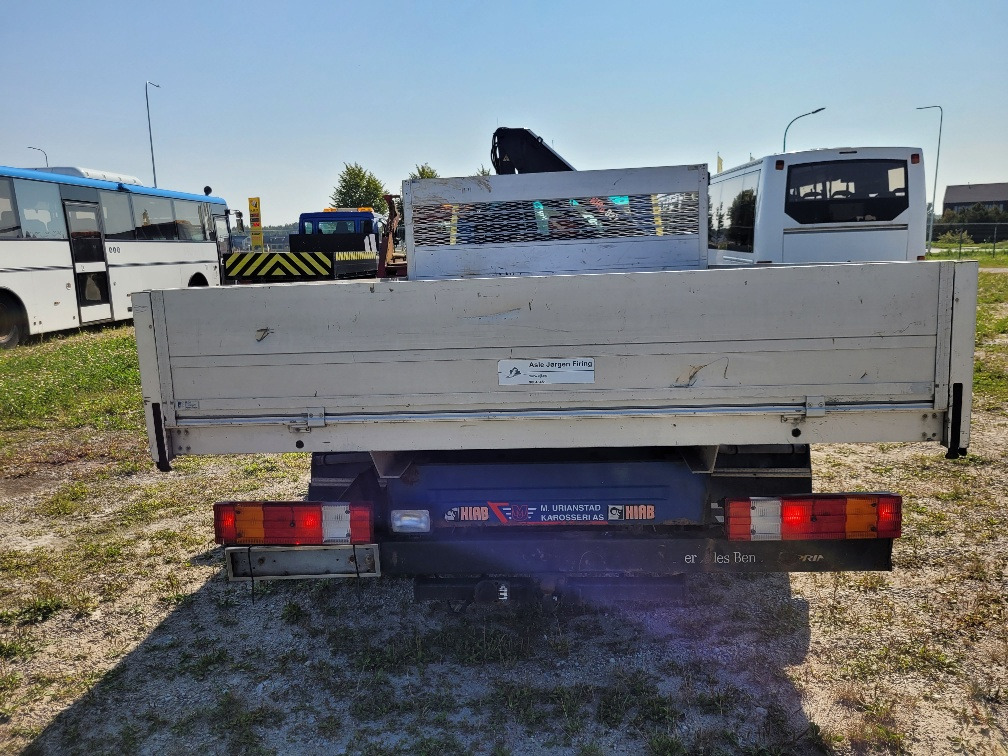 MERCEDES – BENZ SPRINTER 616CDI HIAB 027-2 Crane 10.2004 - Utilitaire plateau: photos 5 MERCEDES – BENZ SPRINTER 616CDI HIAB 027-2 Crane 10.2004 - Utilitaire plateau: photos 5