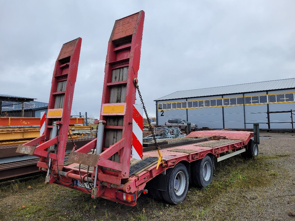 STENA SPN 30+FULL STEEL SUSPENSION+HYDRAULIC RAMPS - Remorque porte-engin surbaissée: photos 3 STENA SPN 30+FULL STEEL SUSPENSION+HYDRAULIC RAMPS - Remorque porte-engin surbaissée: photos 3