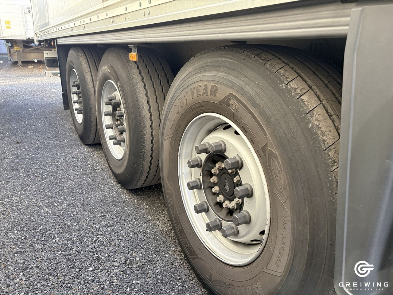 Schmitz Cargobull SKO 24 Isokoffer,Ab KW 46, Miete mögl. - Semi-remorque fourgon: photos 3 Schmitz Cargobull SKO 24 Isokoffer,Ab KW 46, Miete mögl. - Semi-remorque fourgon: photos 3