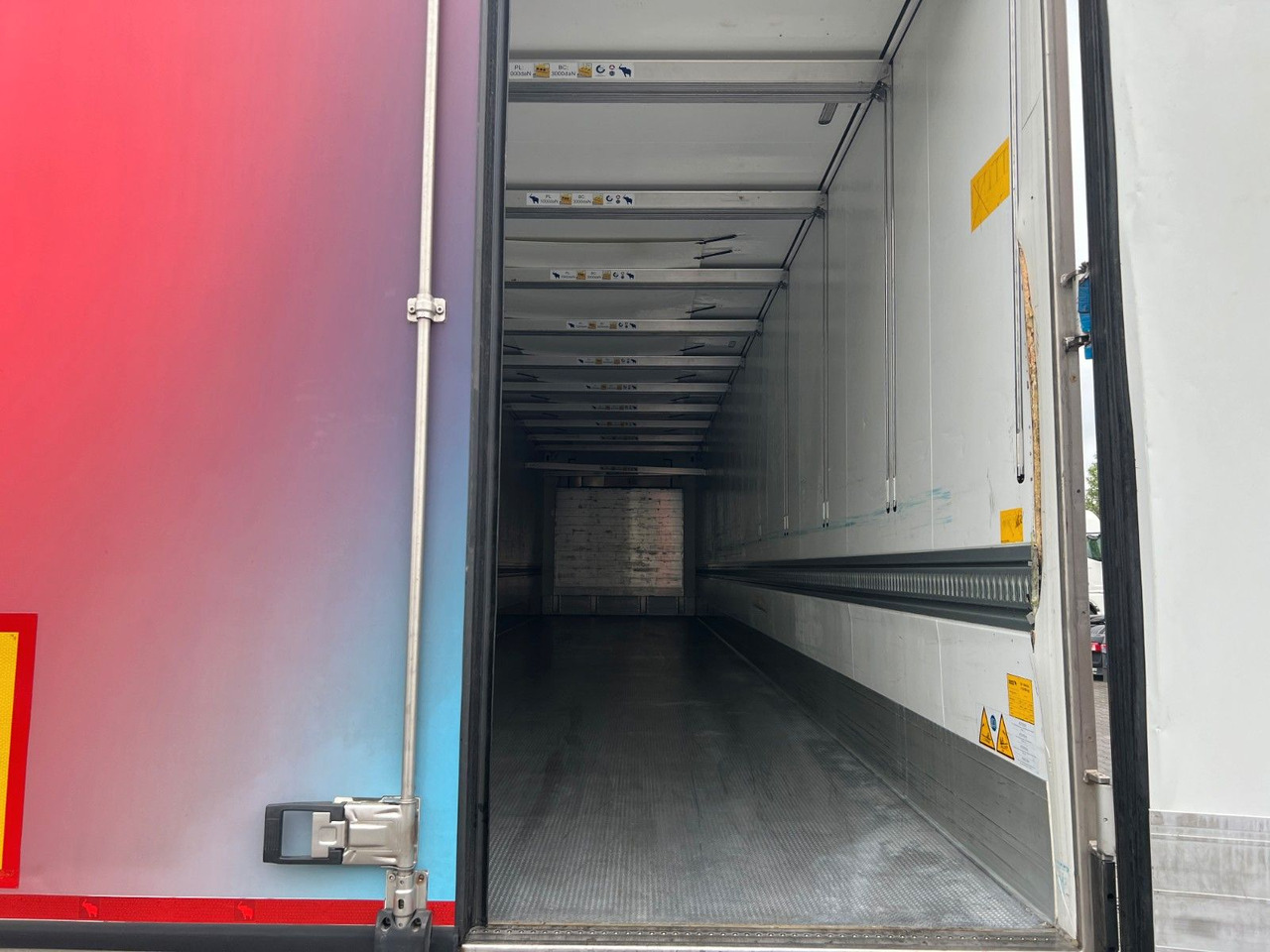 Schmitz Cargobull SKO 24/L - 13.4 FP TK SLXi 300; beschädigtes Fzg - Semi-remorque frigorifique: photos 5 Schmitz Cargobull SKO 24/L - 13.4 FP TK SLXi 300; beschädigtes Fzg - Semi-remorque frigorifique: photos 5