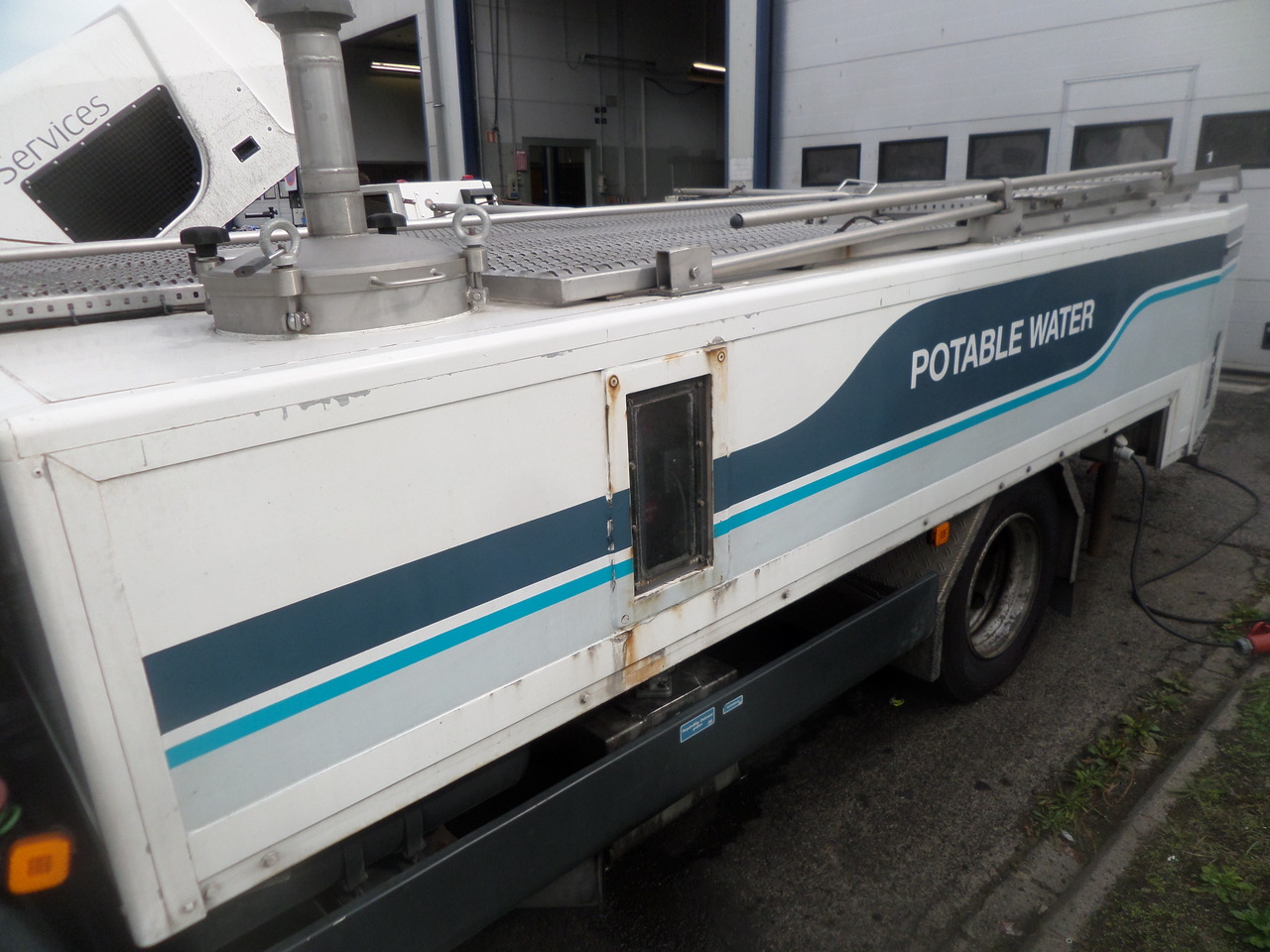 Schrader Water truck WSU 3000 MAN - Équipement aéroportuaire: photos 4 Schrader Water truck WSU 3000 MAN - Équipement aéroportuaire: photos 4