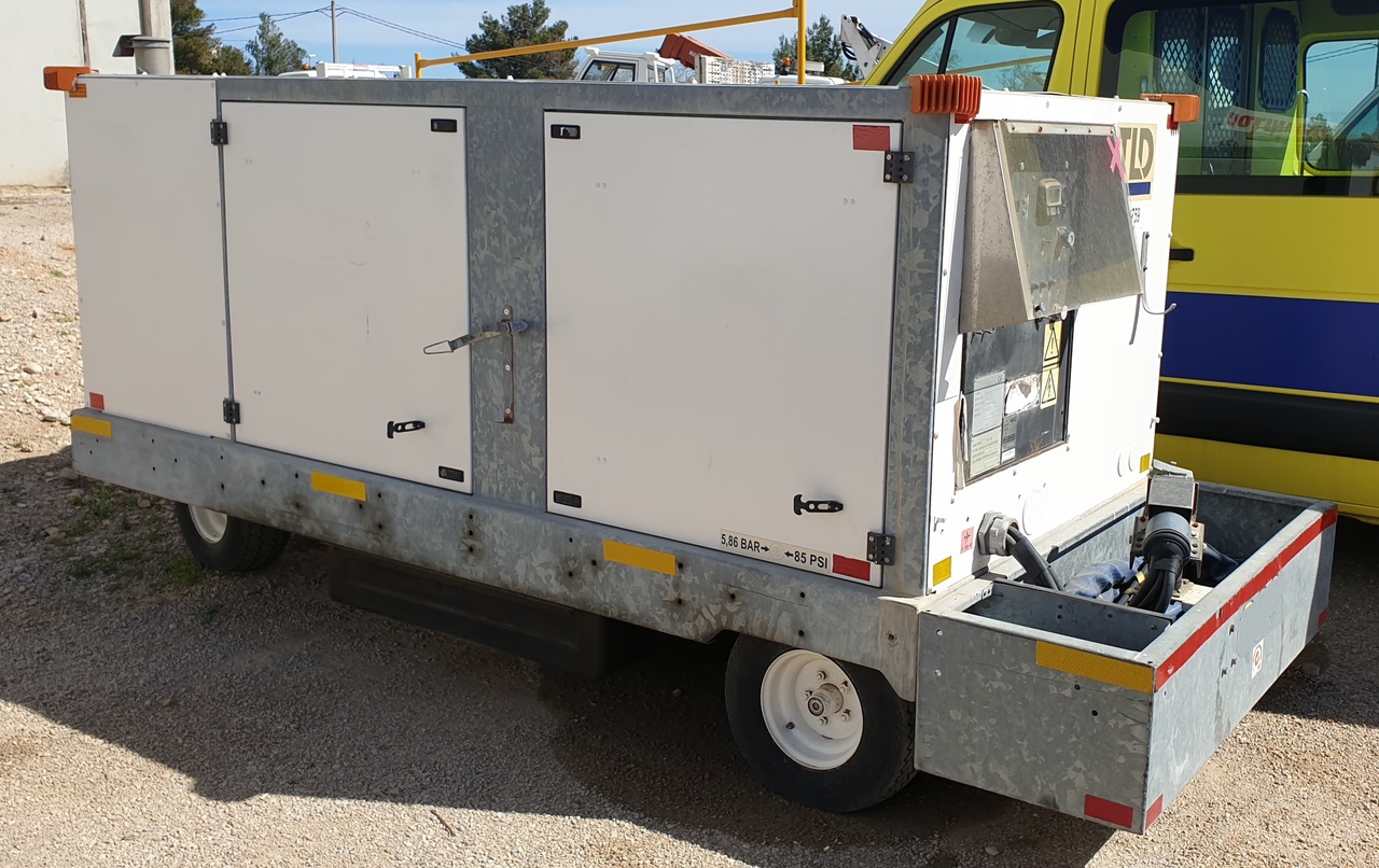 GPU/120 KVA+28V TLD 4120-T-CUP28 - Groupe électrogène au sol: photos 2 GPU/120 KVA+28V TLD 4120-T-CUP28 - Groupe électrogène au sol: photos 2