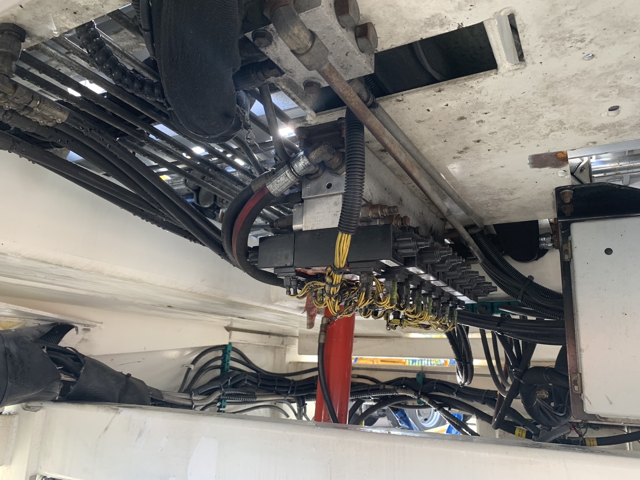 Chargeur de fret Lower Deck Loader 7 tons FMC Commander 15: photos 14 Chargeur de fret Lower Deck Loader 7 tons FMC Commander 15: photos 14