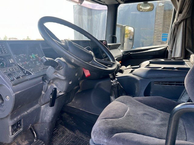 Scania P94-310 .310 - Tracteur routier: photos 5 Scania P94-310 .310 - Tracteur routier: photos 5