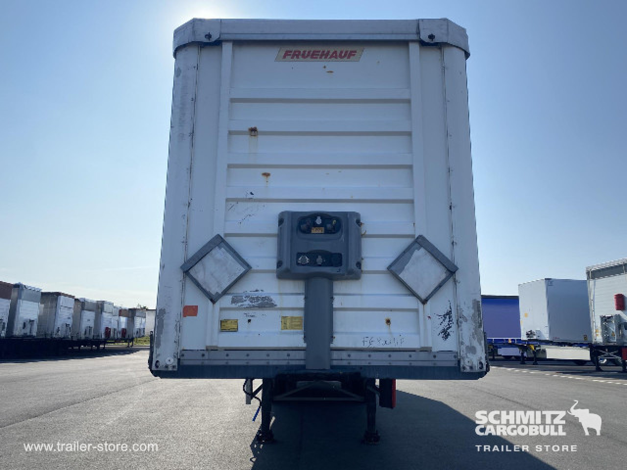 FRUEHAUF Curtainsider Standard Taillift - Semi-remorque rideaux coulissants: photos 2 FRUEHAUF Curtainsider Standard Taillift - Semi-remorque rideaux coulissants: photos 2