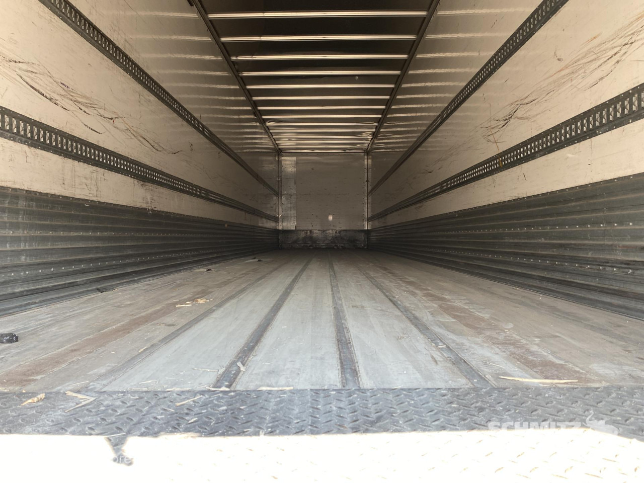 FRUEHAUF Dryfreight Standard - Semi-remorque fourgon: photos 4 FRUEHAUF Dryfreight Standard - Semi-remorque fourgon: photos 4