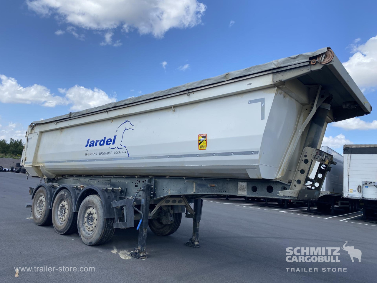 SCHMITZ Tipper Steel half pipe body 24m³ - Semi-remorque benne: photos 1 SCHMITZ Tipper Steel half pipe body 24m³ - Semi-remorque benne: photos 1