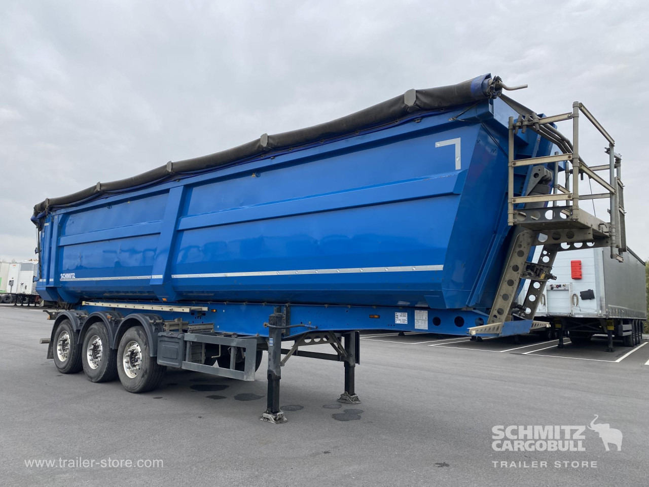 SCHMITZ Tipper Steel half pipe body 46m³ - Semi-remorque benne: photos 1 SCHMITZ Tipper Steel half pipe body 46m³ - Semi-remorque benne: photos 1
