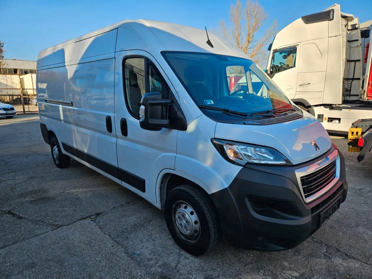 Peugeot Boxer Box 2.2 Premium FT 350 L3H2 Camera 2 units - Fourgon grand volume: photos 2 Peugeot Boxer Box 2.2 Premium FT 350 L3H2 Camera 2 units - Fourgon grand volume: photos 2