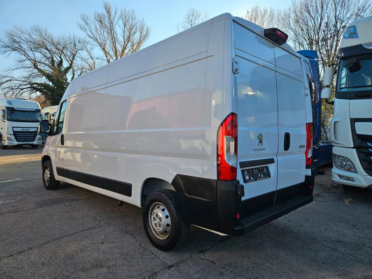 Peugeot Boxer Box 2.2 Premium FT 350 L3H2 Camera 2 units - Fourgon grand volume: photos 4 Peugeot Boxer Box 2.2 Premium FT 350 L3H2 Camera 2 units - Fourgon grand volume: photos 4