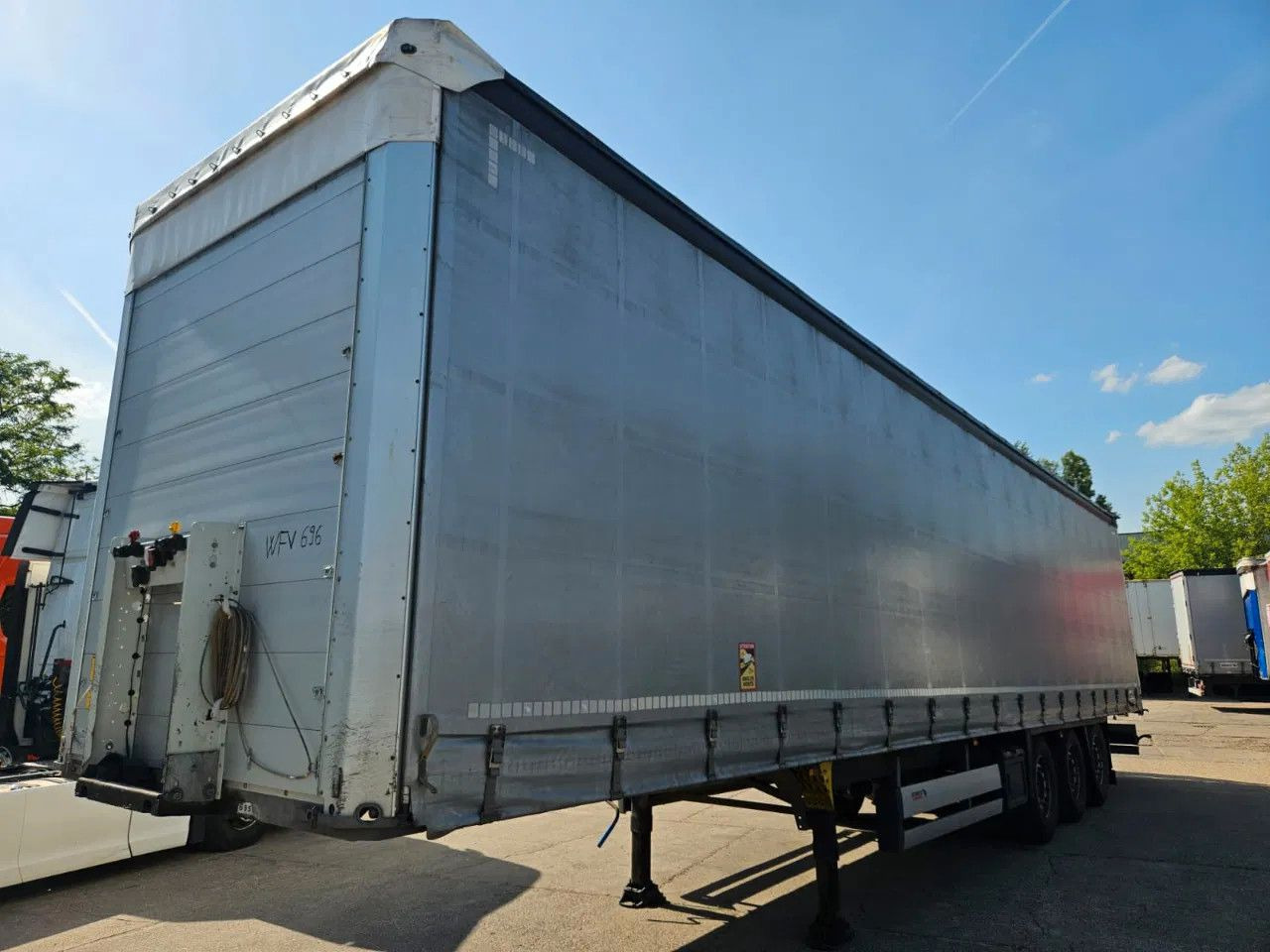 Schmitz Cargobull SCB S3T Standard 14 units! Lifting Axle A&C, XL - Semi-remorque rideaux coulissants: photos 2 Schmitz Cargobull SCB S3T Standard 14 units! Lifting Axle A&C, XL - Semi-remorque rideaux coulissants: photos 2