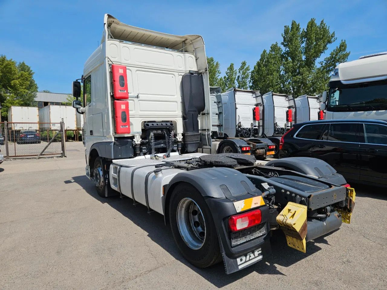 DAF XF 460 Space Cab Standklima 1 units - Tracteur routier: photos 3 DAF XF 460 Space Cab Standklima 1 units - Tracteur routier: photos 3