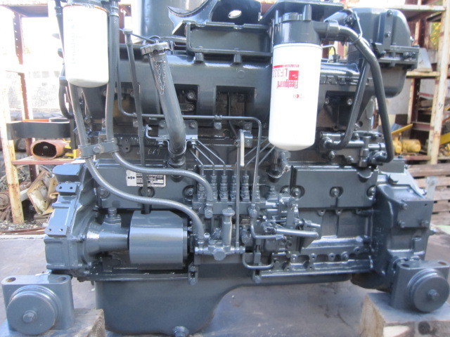 Komatsu Motor Typ S6D 125 E-2 für D65PX/ EX - Moteur pour Bulldozer: photos 1 Komatsu Motor Typ S6D 125 E-2 für D65PX/ EX - Moteur pour Bulldozer: photos 1