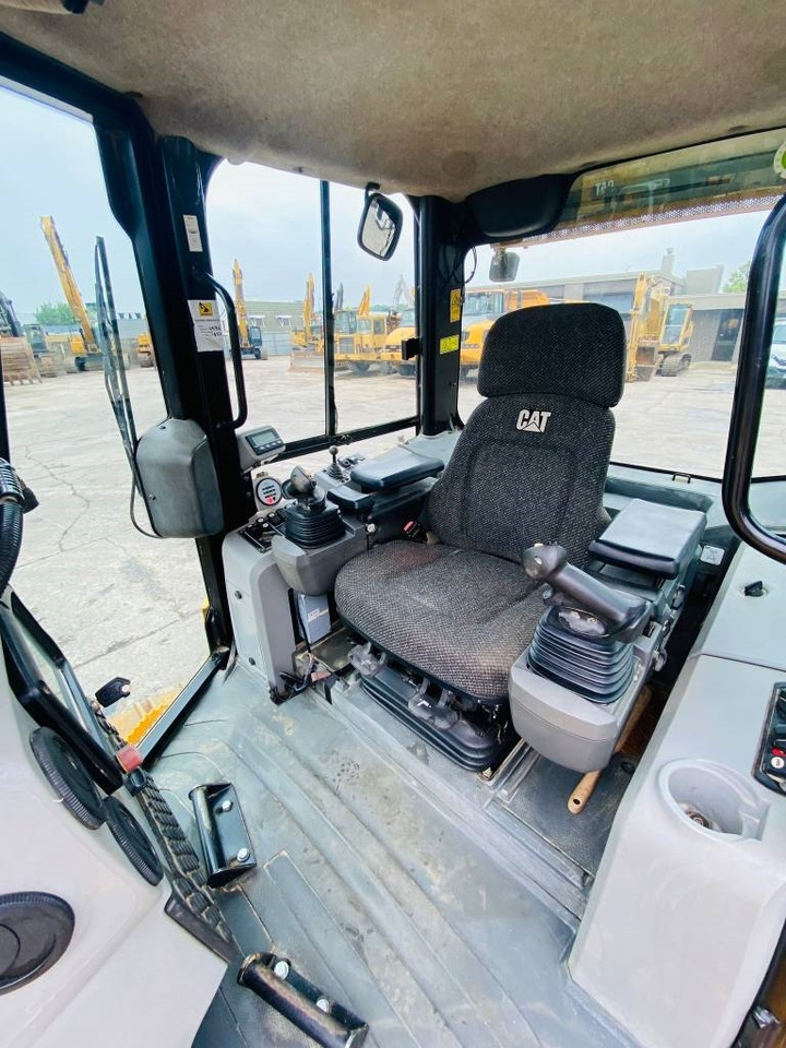 Bulldozer CAT D 6 K LGP: photos 7