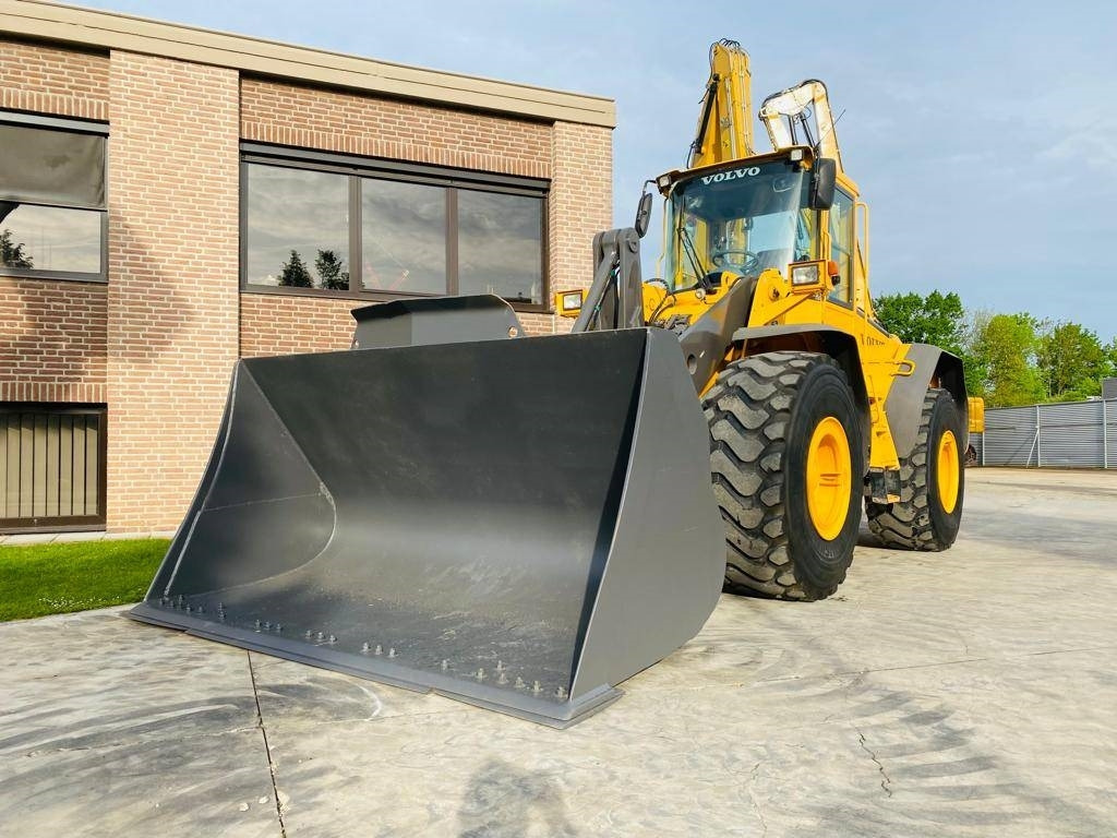 Volvo L 120e cdc steering - Chargeuse sur pneus: photos 1 Volvo L 120e cdc steering - Chargeuse sur pneus: photos 1