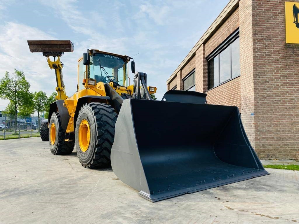 Volvo L 120e cdc steering - Chargeuse sur pneus: photos 2 Volvo L 120e cdc steering - Chargeuse sur pneus: photos 2