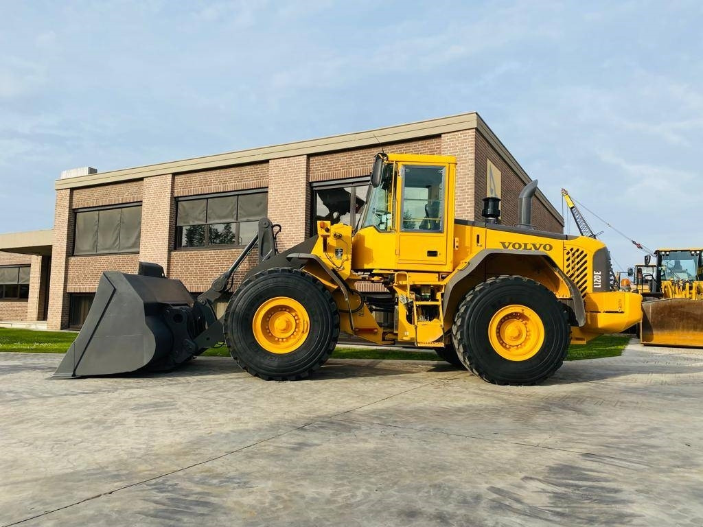 Volvo L 120e cdc steering - Chargeuse sur pneus: photos 3 Volvo L 120e cdc steering - Chargeuse sur pneus: photos 3
