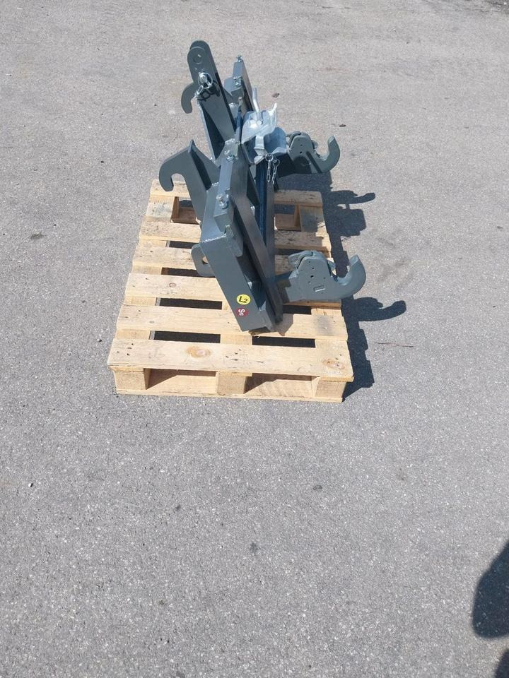 Adapter Giant Hoflader auf 3 Punkt Kat II Palettengabel Radlader - Fourches pour Chargeuse sur pneus: photos 2 Adapter Giant Hoflader auf 3 Punkt Kat II Palettengabel Radlader - Fourches pour Chargeuse sur pneus: photos 2