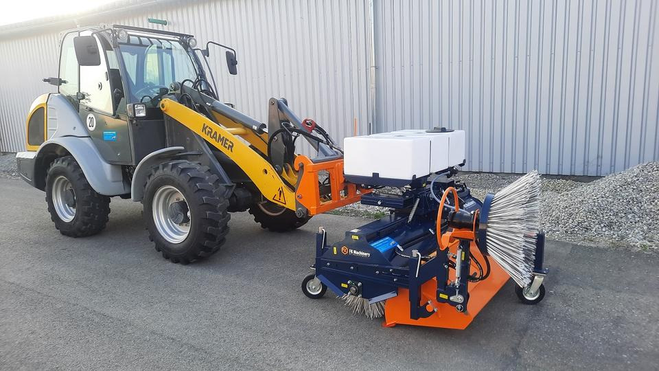 Kehrmaschine Kramer 1,2, 1,5, 1,8 2,3 2,8m Euro Radlader Hoflader - Brosse: photos 4 Kehrmaschine Kramer 1,2, 1,5, 1,8 2,3 2,8m Euro Radlader Hoflader - Brosse: photos 4