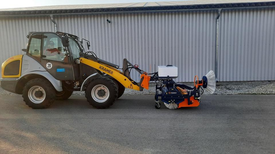 Kehrmaschine Kramer 1,2, 1,5, 1,8 2,3 2,8m Euro Radlader Hoflader - Brosse: photos 3 Kehrmaschine Kramer 1,2, 1,5, 1,8 2,3 2,8m Euro Radlader Hoflader - Brosse: photos 3