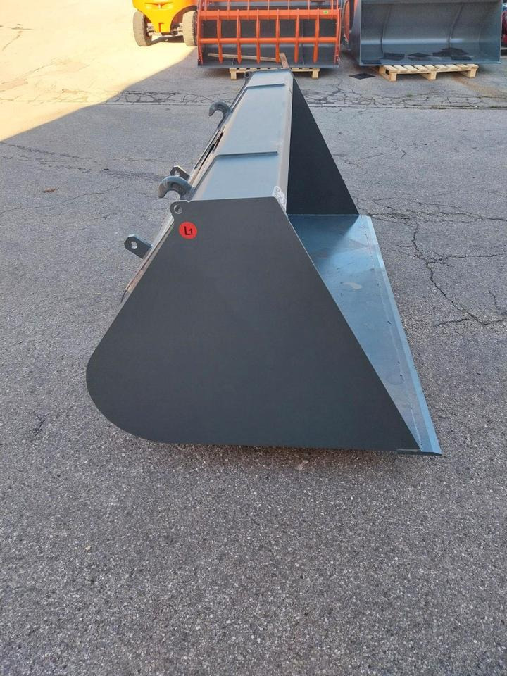 Schaufel 1,8m Euro Volumen Schlepper Frontladerschaufel Deutz - Godet pour chargeur: photos 3 Schaufel 1,8m Euro Volumen Schlepper Frontladerschaufel Deutz - Godet pour chargeur: photos 3