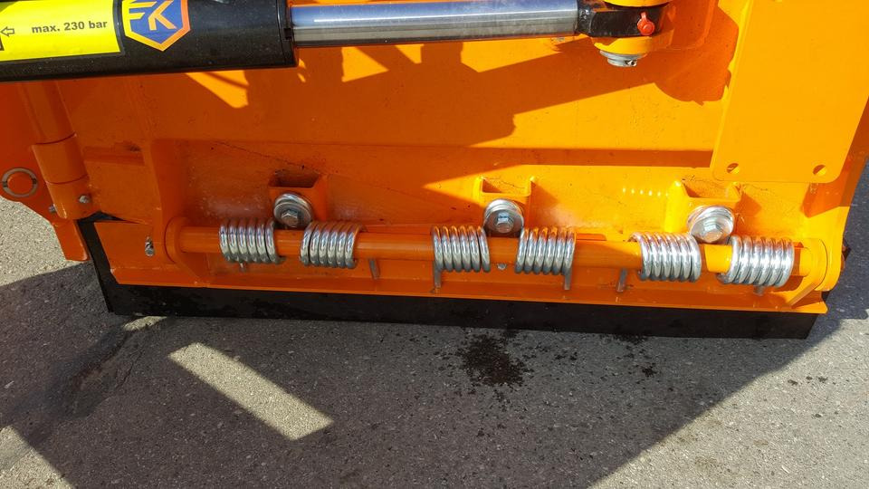 Schneeschild Vario 1,8m Schlepper Radlader Hoflader Kramer - Lame à neige: photos 5 Schneeschild Vario 1,8m Schlepper Radlader Hoflader Kramer - Lame à neige: photos 5