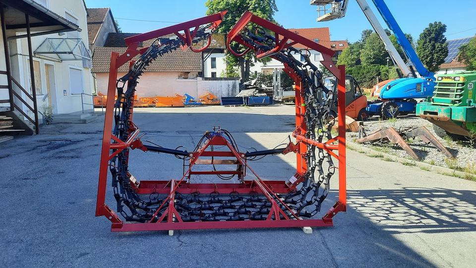 Wiesenegge 6 - 8m Wiesenstriegel Wiesenschleppe Schlepper - Herse à chaîne: photos 1 Wiesenegge 6 - 8m Wiesenstriegel Wiesenschleppe Schlepper - Herse à chaîne: photos 1