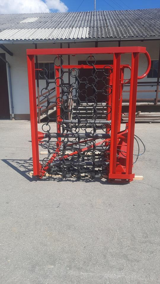 Wiesenegge 6 - 8m Wiesenstriegel Wiesenschleppe Traktor John deer - Herse à chaîne: photos 5 Wiesenegge 6 - 8m Wiesenstriegel Wiesenschleppe Traktor John deer - Herse à chaîne: photos 5