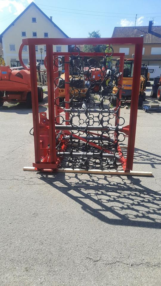 Neue Wiesenegge 6m hydraulisch Wiesenschleppe Fendt Schlepper - Herse à chaîne: photos 2 Neue Wiesenegge 6m hydraulisch Wiesenschleppe Fendt Schlepper - Herse à chaîne: photos 2