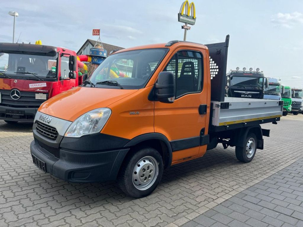 Iveco Daily 29L13 Pritsche - Utilitaire plateau: photos 1 Iveco Daily 29L13 Pritsche - Utilitaire plateau: photos 1