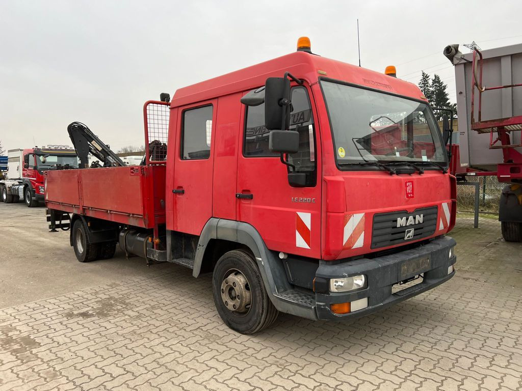 MAN LE 12.225 LC Pritsche Heckkran 6 Zylinder Doka T - Camion plateau, Camion grue: photos 2 MAN LE 12.225 LC Pritsche Heckkran 6 Zylinder Doka T - Camion plateau, Camion grue: photos 2