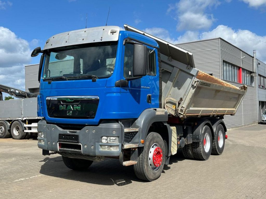 MAN TG-S 26.440 6x4 BB 3-Achs Kipper MeillerSchalter MAN TG-S 26.440 6x4 BB 3-Achs Kipper MeillerSchalter - Camion benne: photos 1 MAN TG-S 26.440 6x4 BB 3-Achs Kipper MeillerSchalter MAN TG-S 26.440 6x4 BB 3-Achs Kipper MeillerSchalter - Camion benne: photos 1