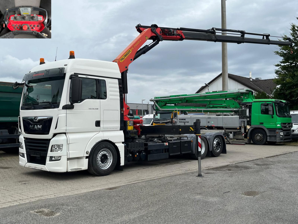 MAN TG-X 26.460 6x2-2 BL Pritsche Kran PK 24.001 Funk Lenk - Camion plateau, Camion grue: photos 1 MAN TG-X 26.460 6x2-2 BL Pritsche Kran PK 24.001 Funk Lenk - Camion plateau, Camion grue: photos 1