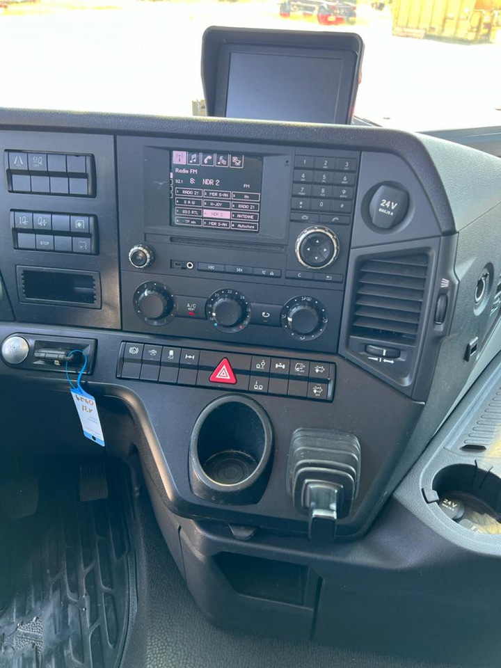 MERCEDES-BENZ Antos 2540 L 6x2 Pritsche LBW Coca Cola - Camion à rideaux coulissants: photos 2 MERCEDES-BENZ Antos 2540 L 6x2 Pritsche LBW Coca Cola - Camion à rideaux coulissants: photos 2