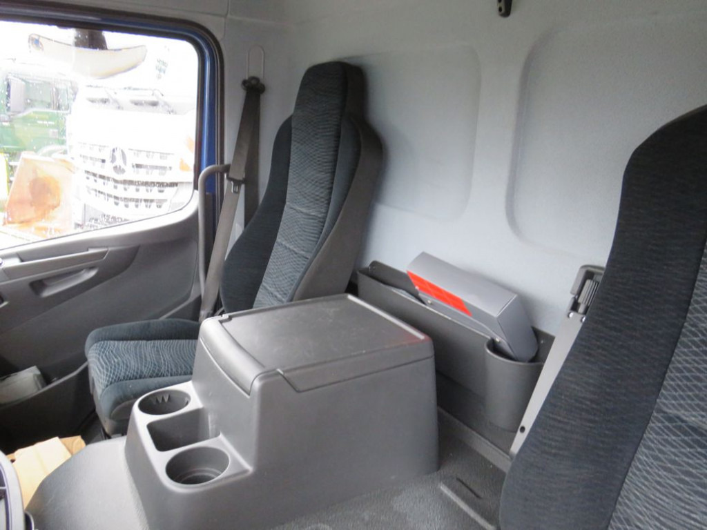 MERCEDES-BENZ Atego 1224 L Pritsche LBW LBW 1.5to - Camion à rideaux coulissants: photos 3 MERCEDES-BENZ Atego 1224 L Pritsche LBW LBW 1.5to - Camion à rideaux coulissants: photos 3