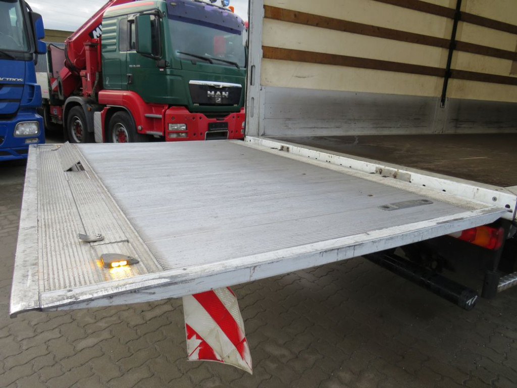 MERCEDES-BENZ Atego 818 L Pritsche LBW LBW 1 to AHK+Luftans - Utilitaire rideaux coulissants (PLSC): photos 4 MERCEDES-BENZ Atego 818 L Pritsche LBW LBW 1 to AHK+Luftans - Utilitaire rideaux coulissants (PLSC): photos 4