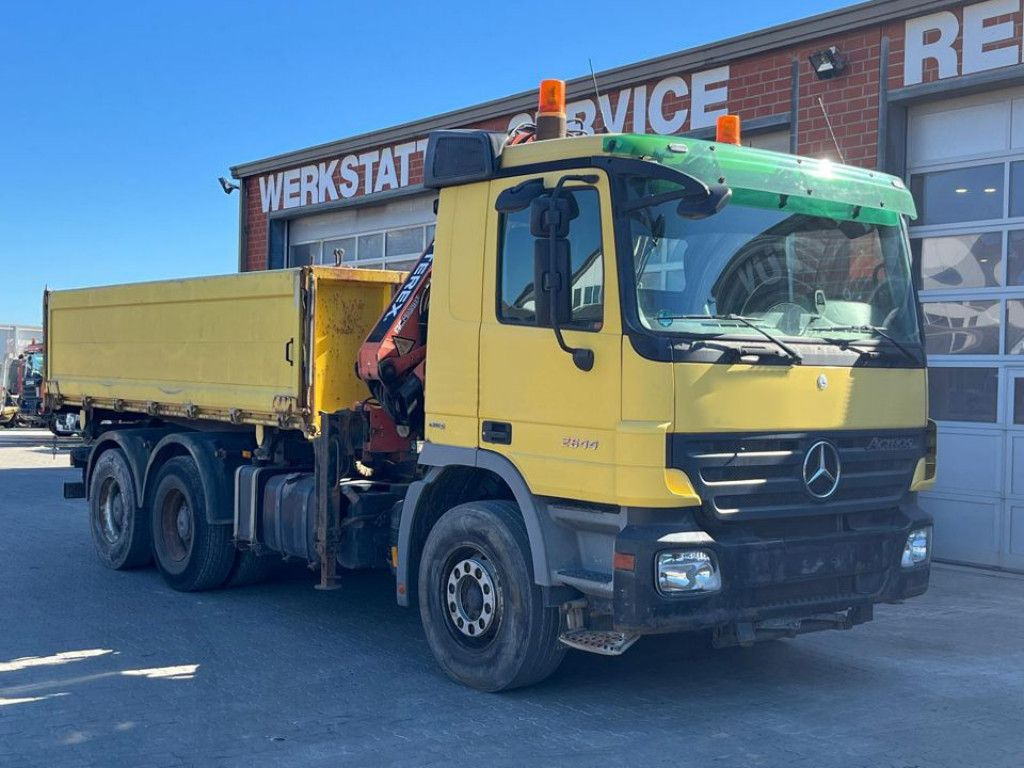 Mercedes-Benz Actros 2644 6x4 3-Achs Kipper Kran Funkt+Greifer - Camion benne, Camion grue: photos 2 Mercedes-Benz Actros 2644 6x4 3-Achs Kipper Kran Funkt+Greifer - Camion benne, Camion grue: photos 2