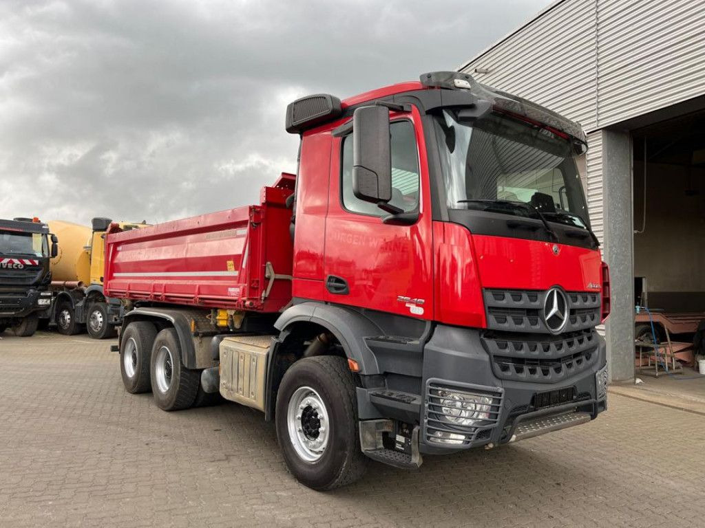 Mercedes-Benz Arocs 2648 6x4 3-Achs Kipper Bordmatik - Camion benne: photos 2 Mercedes-Benz Arocs 2648 6x4 3-Achs Kipper Bordmatik - Camion benne: photos 2
