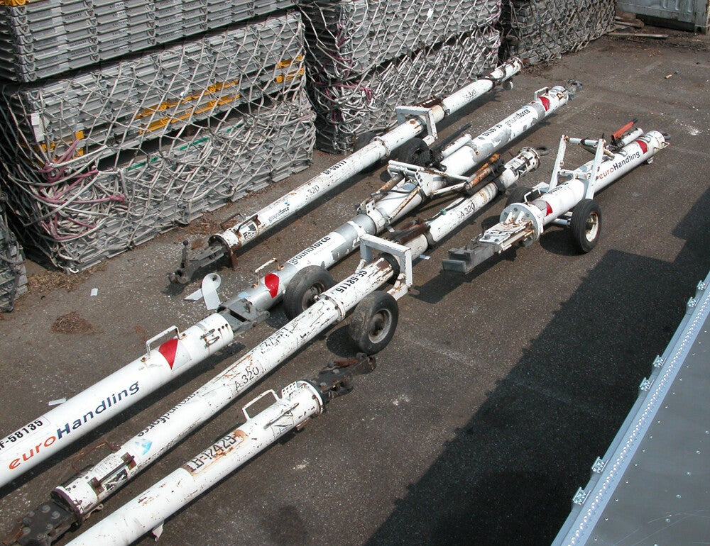 Towbar A300/A310 - Équipement aéroportuaire: photos 1 Towbar A300/A310 - Équipement aéroportuaire: photos 1