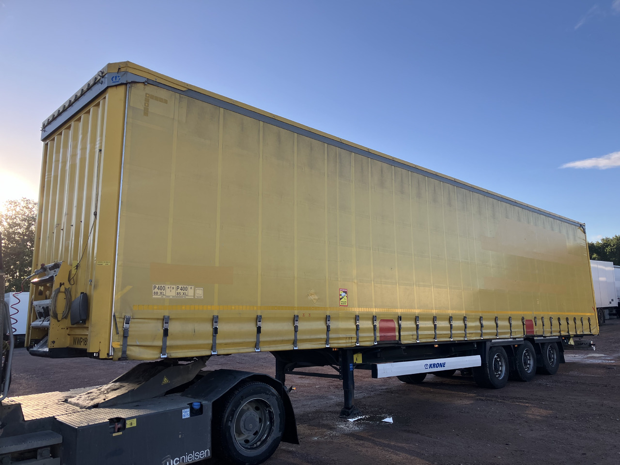 KRONE MEGA CURTAIN - LIFTING ROOF - HUCKEPACK - Semi-remorque rideaux coulissants: photos 1 KRONE MEGA CURTAIN - LIFTING ROOF - HUCKEPACK - Semi-remorque rideaux coulissants: photos 1