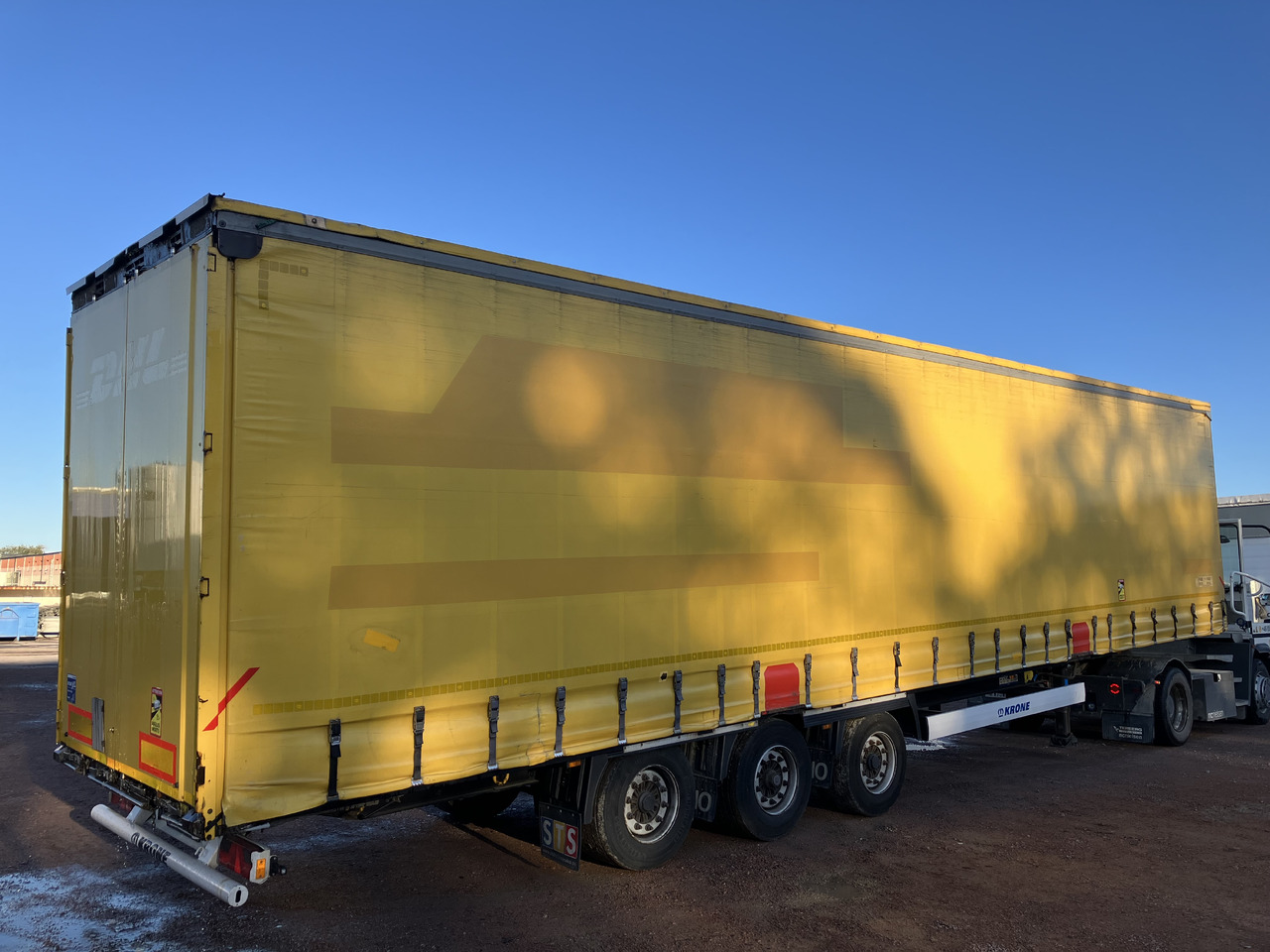 KRONE MEGA CURTAIN - LIFTING ROOF - HUCKEPACK - Semi-remorque rideaux coulissants: photos 4 KRONE MEGA CURTAIN - LIFTING ROOF - HUCKEPACK - Semi-remorque rideaux coulissants: photos 4