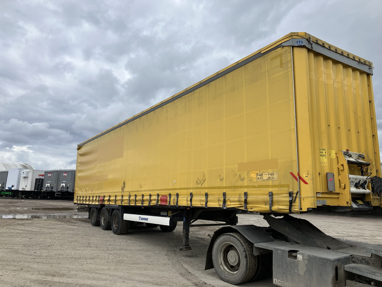 KRONE MEGA CURTAIN - LIFTING ROOF - HUCKEPACK - Semi-remorque rideaux coulissants: photos 1 KRONE MEGA CURTAIN - LIFTING ROOF - HUCKEPACK - Semi-remorque rideaux coulissants: photos 1