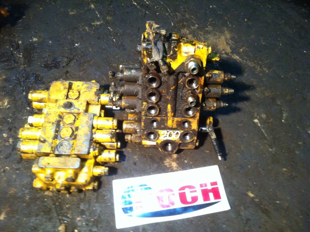 KOMATSU BB615584 - 4 SEKCYJNY - Valve hydraulique pour Engins de chantier: photos 1 KOMATSU BB615584 - 4 SEKCYJNY - Valve hydraulique pour Engins de chantier: photos 1