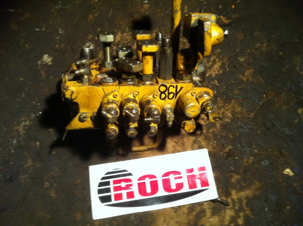 KOMATSU BBF10021 - 4 SEKCYJNY - Valve hydraulique pour Engins de chantier: photos 1 KOMATSU BBF10021 - 4 SEKCYJNY - Valve hydraulique pour Engins de chantier: photos 1