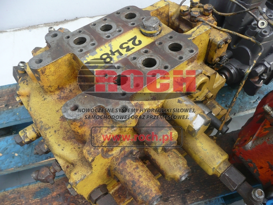 KOMATSU - Valve hydraulique pour Engins de chantier: photos 1 KOMATSU - Valve hydraulique pour Engins de chantier: photos 1