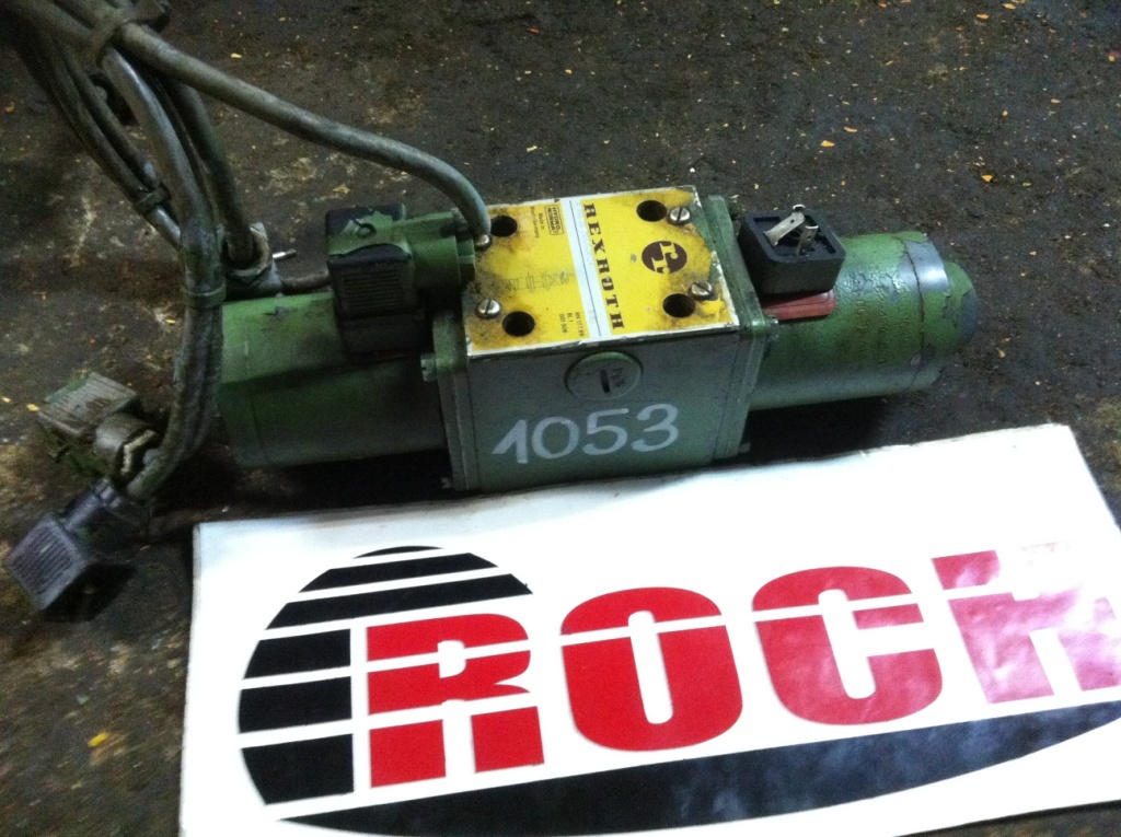 REXROTH 4WE 10 J10/LG24NZ4 - 1 SEKCYJNY + CEWKI 24VDC 1,71A - Valve hydraulique pour Engins de chantier: photos 1 REXROTH 4WE 10 J10/LG24NZ4 - 1 SEKCYJNY + CEWKI 24VDC 1,71A - Valve hydraulique pour Engins de chantier: photos 1